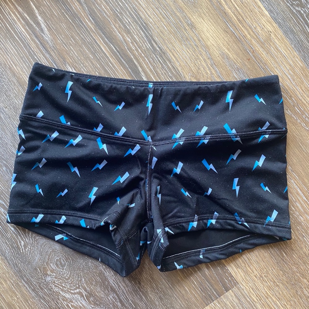 FLEO shorts